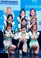 Twice 0002 Плакат